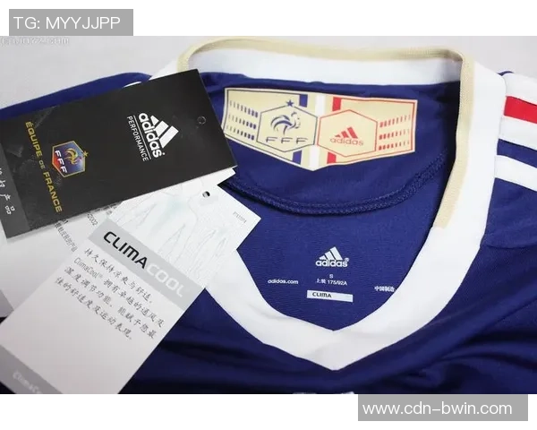 选择合适的足球裤尺码指南助你提升运动表现与舒适度